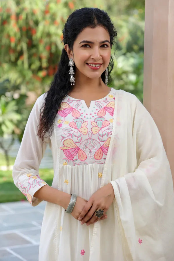White Anarkali Kurta Set With Floral Embroidery For Women