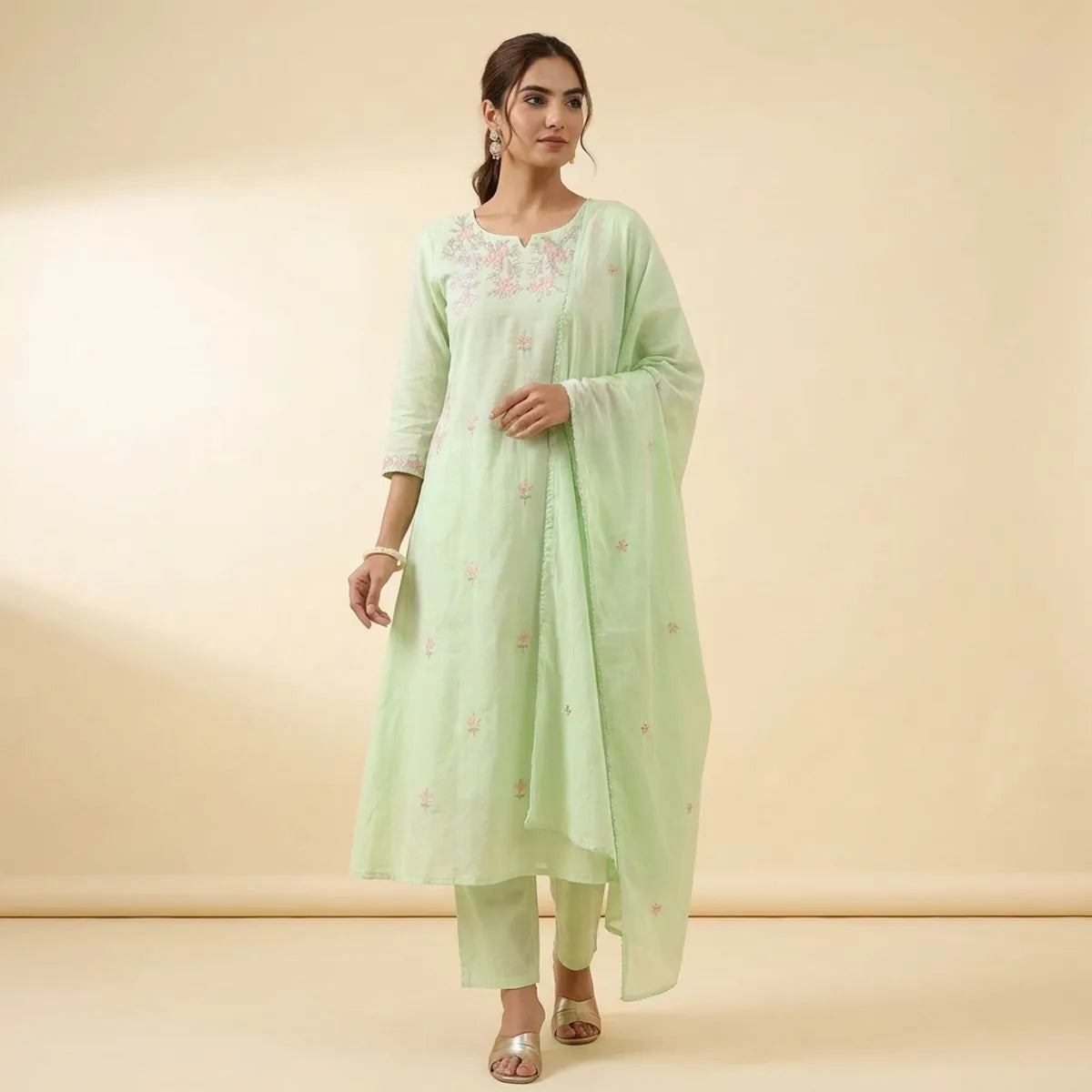 Green Embrodiered Kurta Set with dupatta for Women