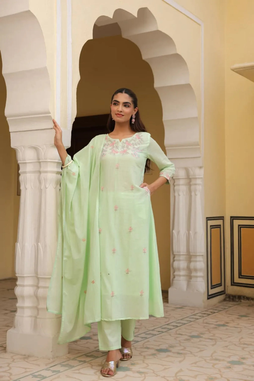 Green Embrodiered Kurta Set with dupatta for Women